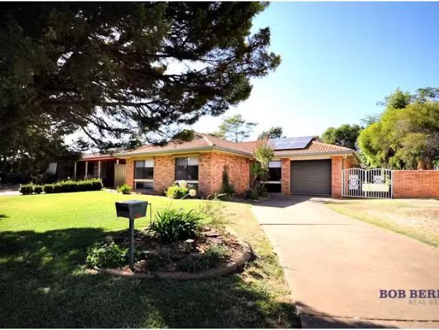 23 Aspen Road, Dubbo House for rent Listed by Erin Bruce of B.