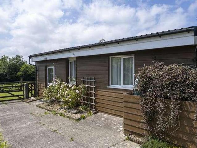 23 bed house for sale