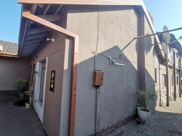 23 Bedroom House For Sale in Vanderbijlpark SE 7