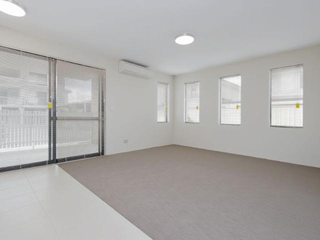 2/3 Beverley Road Cloverdale, WA 6105