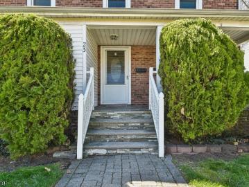 23 Blaine St