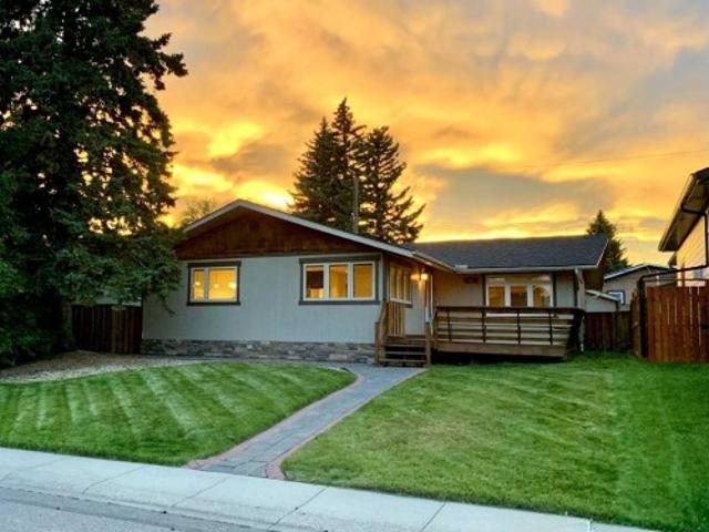 23 Brown Crescent Nw, Calgary, AB, T2L 1N4 house for sale | Listing ID A2343 | Royal LePage