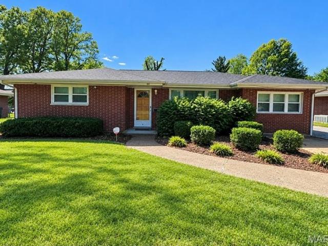 23 Buckingham Rd, Belleville, IL 62226