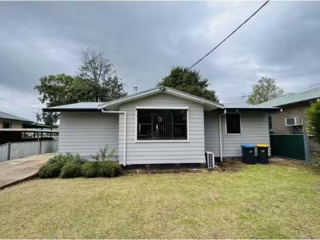 23 Burrundulla Avenue, Mudgee House for rent Listed by Samant.