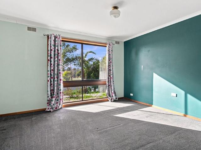 23 Canterbury Way, CHURCHILL VIC 3842