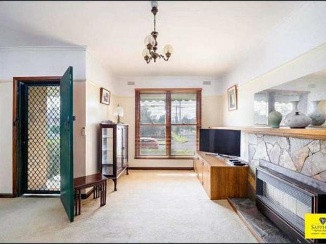 23 Charlton Crescent, Reservoir Available For Lease Now!