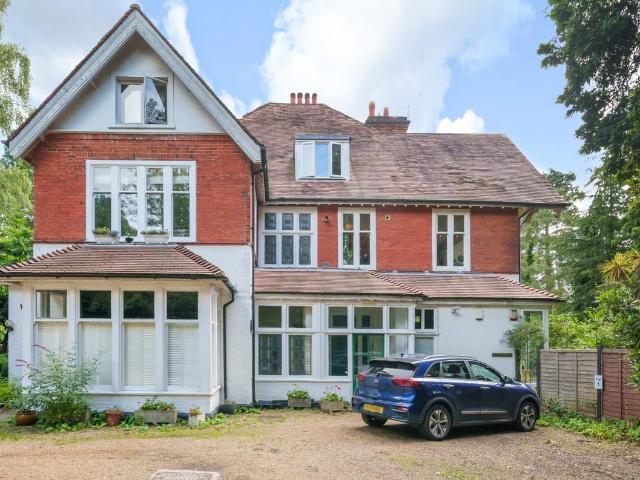 23 Church Hill, Camberley GU15, 1 bed flat to rent, £1,300 pcm | PrimeLocation