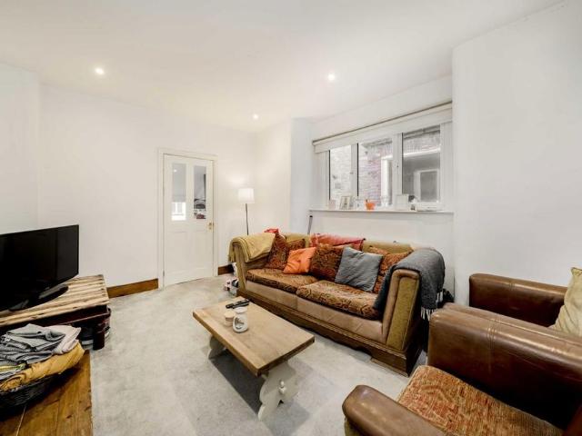 23 Coverton Road, London, SW17 0QP, United Kingdom | 4 bed apartment for rent #139267800 | Rentberry