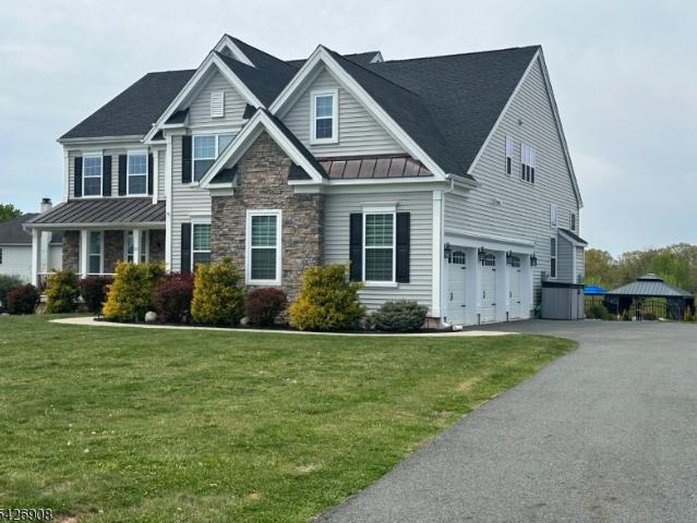 23 Claridge Ln