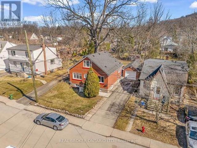 23 Clifford Street, Hamilton, ON, L8S 2Z7 house for sale | Listing ID X12938 | Royal LePage