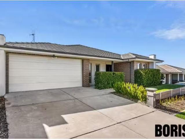 23 Daniel Street, Googong House for rent Listed by Boris Teod.