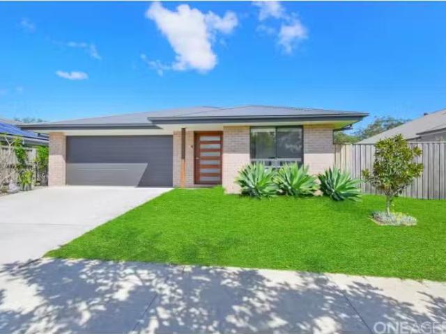 23 Diploma Drive, Port Macquarie House for rent Listed by Tim.