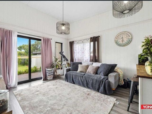 23 Doyle Street, Silkstone Self Contained 1 Bedroom Granny Flat