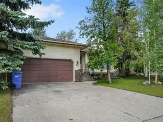 23 Edelweiss Drive Nw, Calgary, AB, T3A 3R4 house for sale.