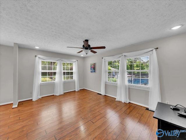 23 Elizabeth Drive NE