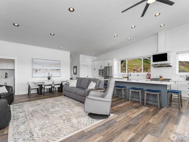 23 Elk View Dr