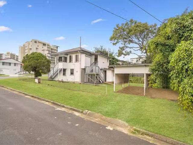 2/3 Ella Street, Redcliffe, QLD 4020