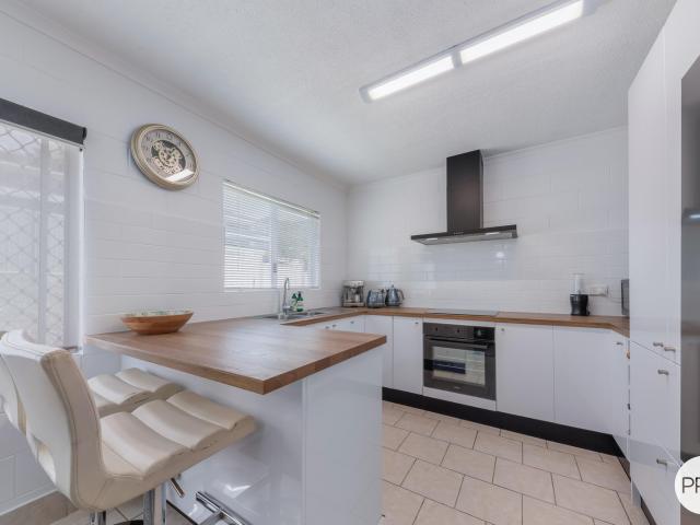 2/3 Eshelby Drive, CANNONVALE QLD 4802