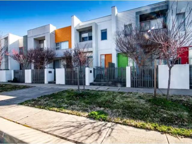 23 Errol St, Crace Townhouse for rent Listed by Jeshnita come.