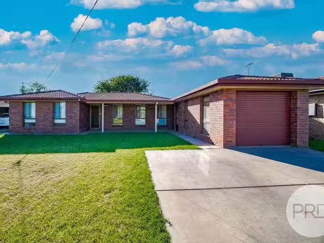 23 Forrest Street, Lake Albert, NSW 2650