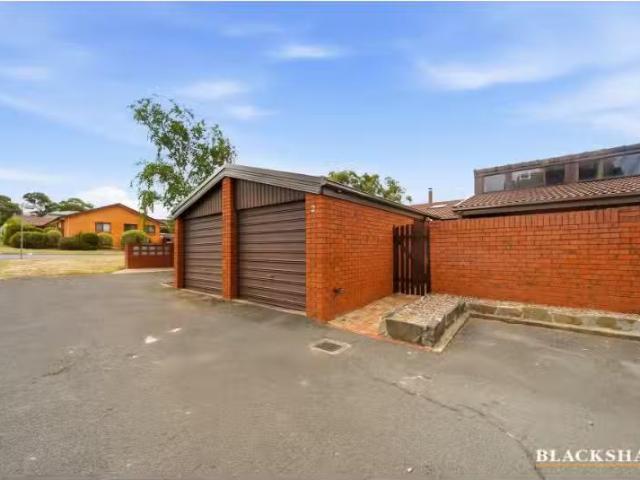 2/3 Hakea Street, Queanbeyan Townhouse for rent Listed by Bla.