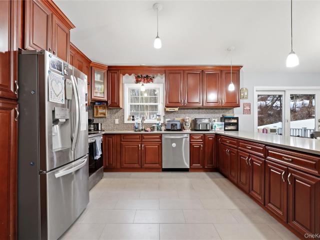 23 Hazelwood Road N