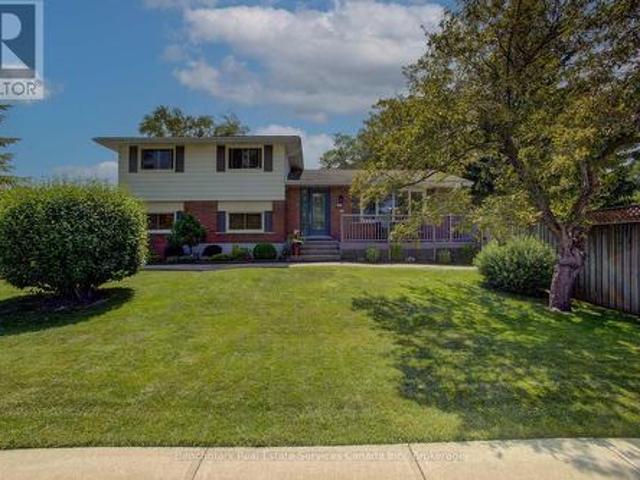 23 Inverness Street S, Kincardine, ON, N2Z 1J7 house for sale | Listing ID X13600 | Royal LePage