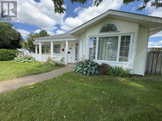 23 Ireland Drive, Grand Falls Windsor, NL, A2A 2W4 house for sale | Listing ID 1302 | Royal LePage