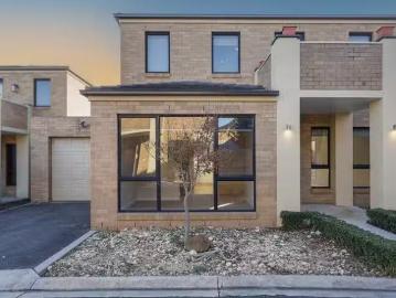 Warrnambool, Woolsthorpe - Balcony, Parking