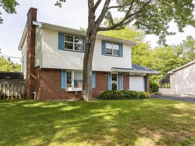23 Kingsmere Court, Timberlea, NS, B3T 1J4 house for sale | Listing ID 202618 | Royal LePage