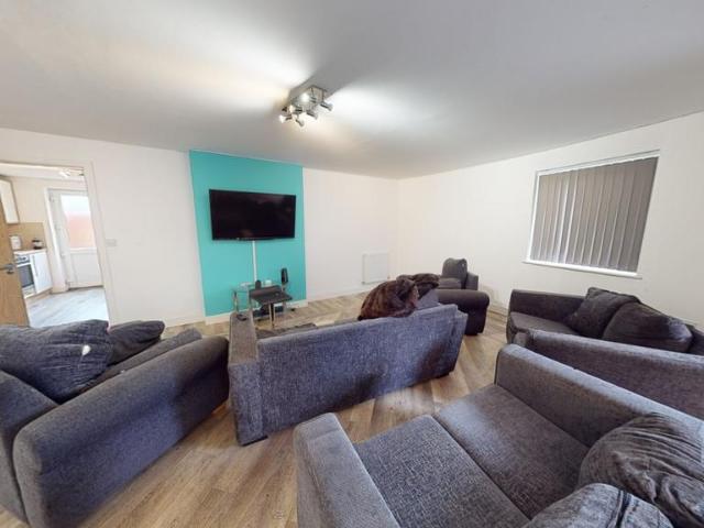 23 Kilbourn Street, Nottingham, NG3 1BQ 6 bed terraced house to rent £4,290 pcm £990 pw