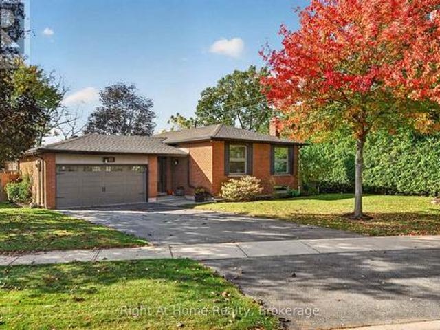 23 Laurendale Avenue, Hamilton Waterdown, ON, L0R 2H3 house for sale | Listing ID X13874 | Royal LePage