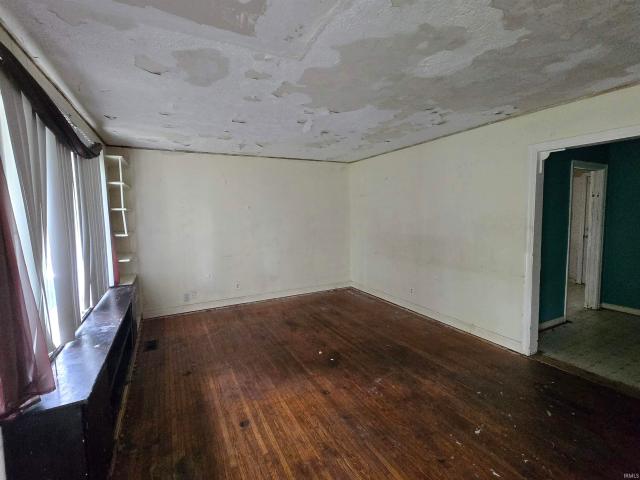 23 Lett Court