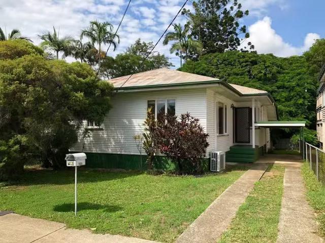 23 Lindwall Street, UPPER MOUNT GRAVATT, QLD 4122 House for.