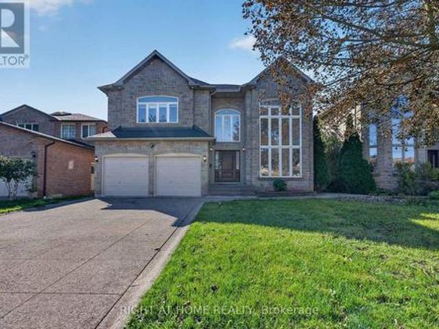 23 Mackay Drive, Richmond Hill, ON, L4C 6N9 house for sale | Listing ID N13777 | Royal LePage