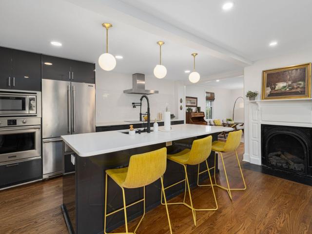 23 Mt. Vernon Street, Newport, US, RI