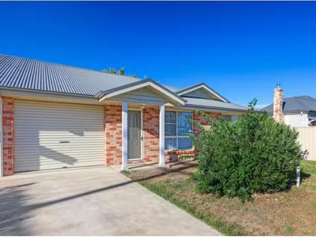 2/3 New Street, Scone Townhouse for rent Listed by Property M.