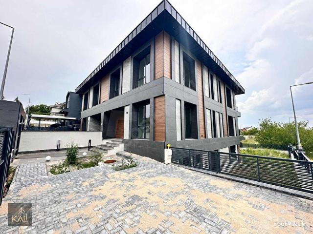 23 Nisan Caddesi Üzeri Ultra Lüks 5+1 Villa KALİ A.Ş