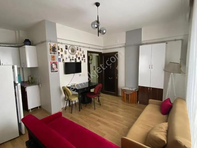 23 Nisan Mahallesinde Kiralık Eşyalı 1+1 Bakımlı Daire