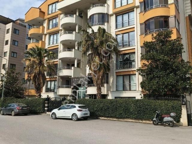 23 Nisan Mh. 40.000.tl Site İçinde 156m2 Ara Kat 3+1 Kiralık Da