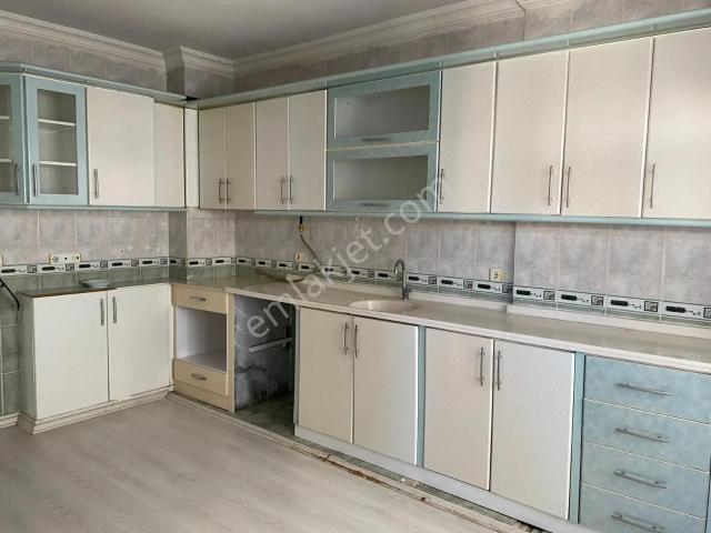 23 Nisanda Bakımlı Ferah Kulanışlı Kiralık Daire Toprak Emlakta