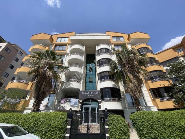 23 Nisan'da Elmas Sitesinde 3+1 Geniş, Manzaralı Kiralık Daire
