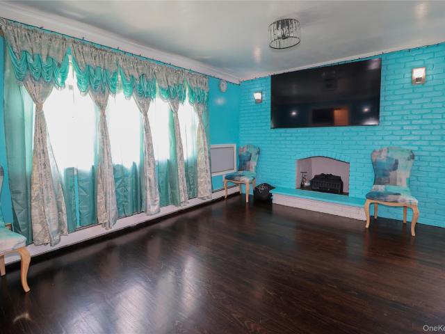 23 Peters Boulevard