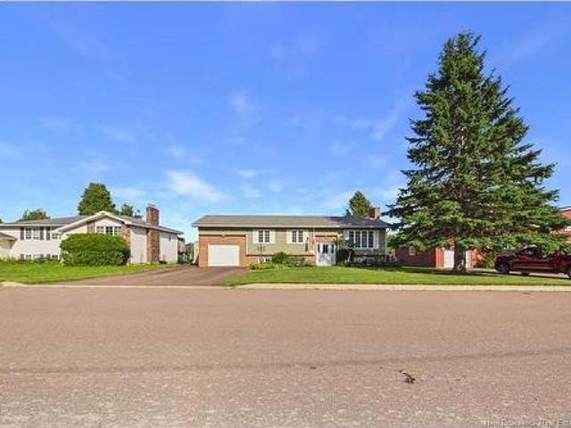 23 Pointe Aux Renards, Dieppe, NB, E1A 7W7 Luxury House for sale | Listing ID NB146735 | Royal LePage Carriage Trade Luxury Properties