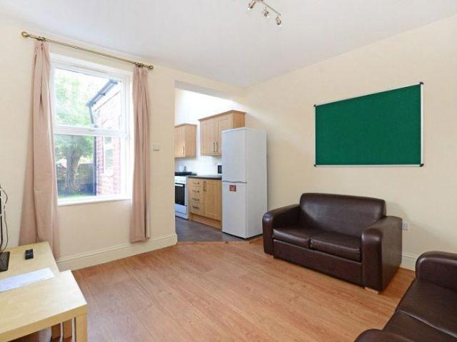 23 Ranby Road, Ecclesall 3 bed house share to rent £429 pcm £99 pw