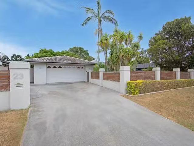 23 Rawlinna Drive, Mermaid Waters, QLD 4218