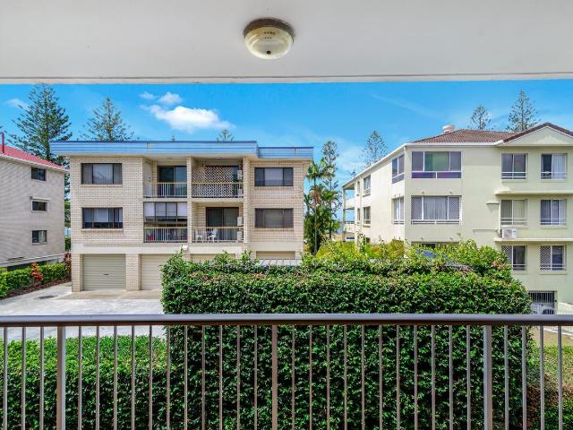 2/3 Robert Street, LABRADOR, QLD 4215