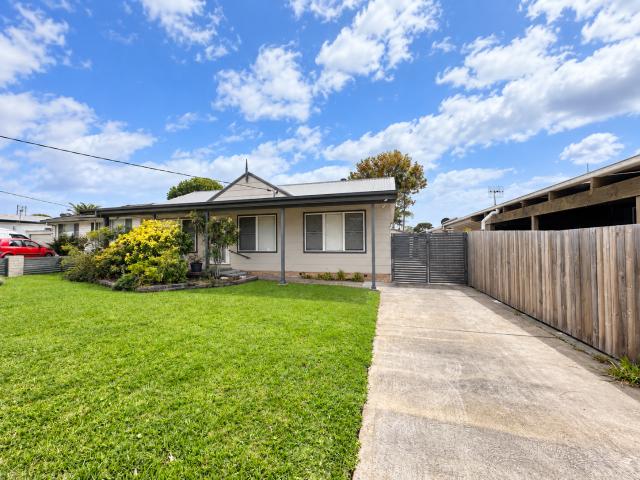 23 Robson Avenue, Gorokan, NSW 2263