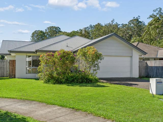 2/3 Swiftlet Place, Forest Glen