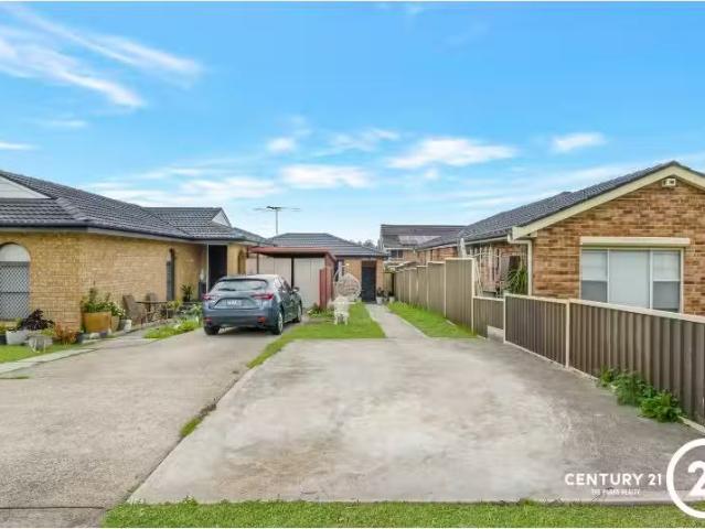 23a Cree Crescent, Greenfield Park House for rent Listed by E.